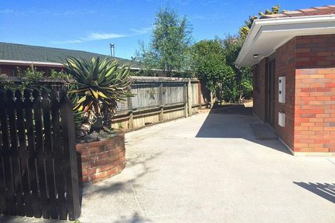 Photo of property in 24 Jillteresa Crescent, Half Moon Bay, Auckland, 2012