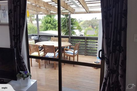 Photo of property in 21 Oreil Avenue, West Harbour, Auckland, 0618