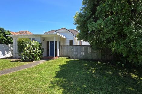 Photo of property in 13 Mahoe Street, Eastbourne, Lower Hutt, 5013