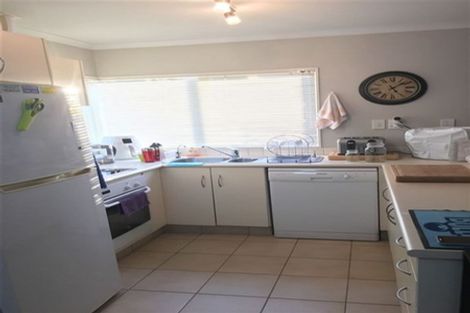 Photo of property in 5 Westvale Avenue, Ranui, Auckland, 0612