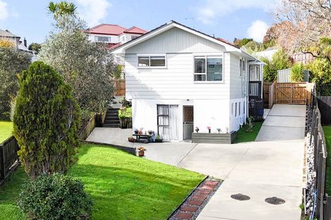 Photo of property in 6 Waari Avenue, Sunnyvale, Auckland, 0612