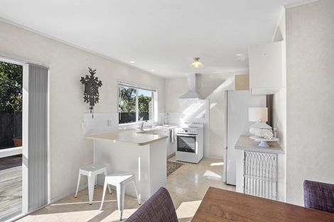 Photo of property in 1/6 Somerton Rise, Henderson, Auckland, 0612