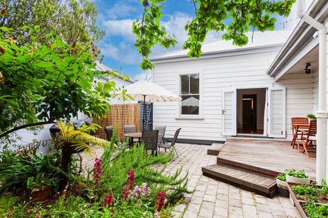 Photo of property in 149 Wellesley Road, Napier South, Napier, 4110