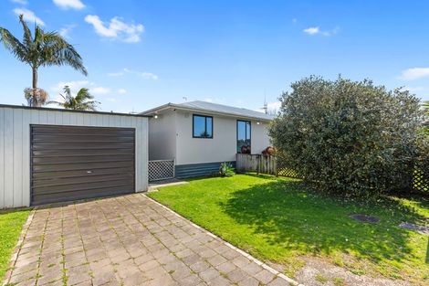 Photo of property in 5 Longstead Avenue, Papamoa Beach, Papamoa, 3118