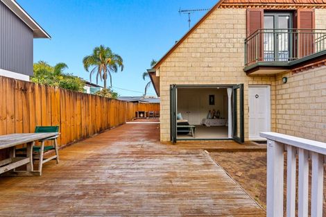 Photo of property in 1/52 Taharoto Road, Takapuna, Auckland, 0622