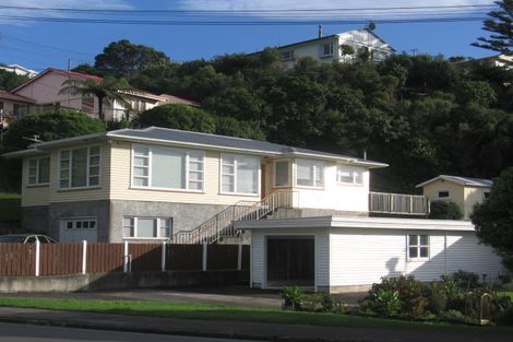 Photo of property in 74 Broderick Road, Johnsonville, Wellington, 6037
