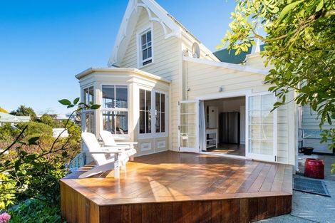 Photo of property in 14 Cameron Road, Bluff Hill, Napier, 4110