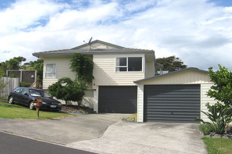 Photo of property in 3 Garcia Place, West Harbour, Auckland, 0618