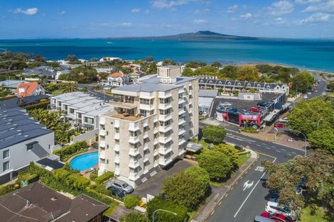 Photo of property in 2b/6 The Promenade, Takapuna, Auckland, 0622