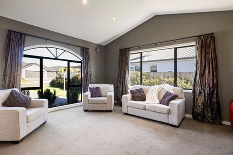 Photo of property in 20 Gibbston Close, Huntington, Hamilton, 3210