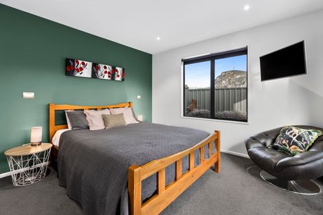 Photo of property in 5 Marbleleaf Lane, Albert Town, Wanaka, 9305