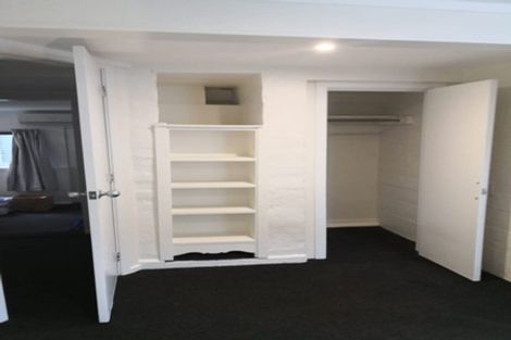 Photo of property in 6 Rixon Grove, Mount Victoria, Wellington, 6011