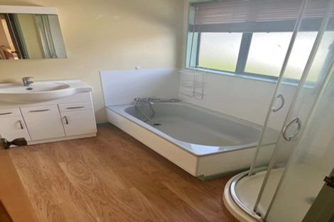 Photo of property in 2/491 Glenfield Road, Glenfield, Auckland, 0629