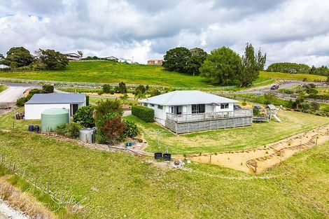 Photo of property in 20 Matai Drive, Maungaturoto, 0520