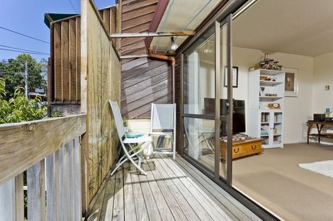 Photo of property in 2/708 Beach Road, Browns Bay, Auckland, 0630