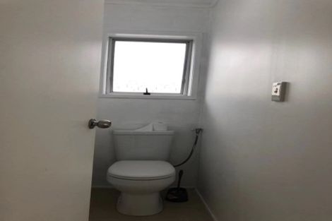 Photo of property in 1/10 Ballater Place, Highland Park, Auckland, 2010