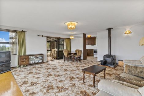 Photo of property in 10 Gull Street, Waihola, Milton, 9073