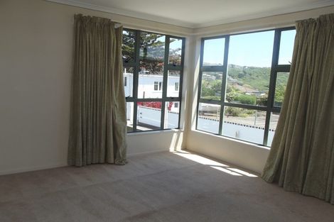 Photo of property in 2 Park Avenue, Titahi Bay, Porirua, 5022