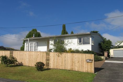 Photo of property in 2/23 Weldene Avenue, Glenfield, Auckland, 0629