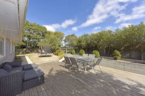 Photo of property in 2a Curzon Place, Parklands, Christchurch, 8083
