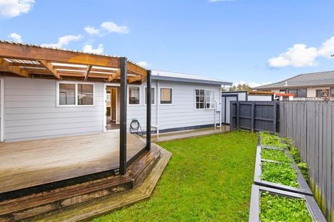 Photo of property in 1/25 Karepo Crescent, Ranui, Auckland, 0612