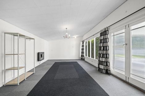 Photo of property in 35 Kopara Grove, Stokes Valley, Lower Hutt, 5019