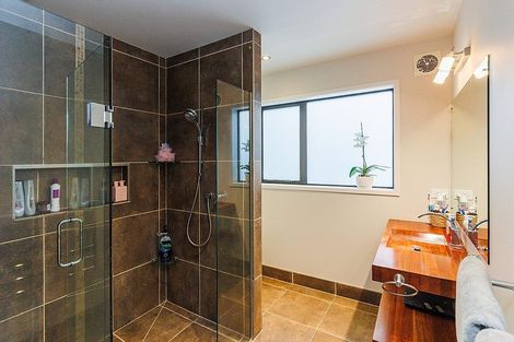 Photo of property in 51 Ruapehu Drive, Fitzherbert, Palmerston North, 4410