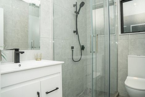 Photo of property in 27 Hill Crescent, Papakura, 2110