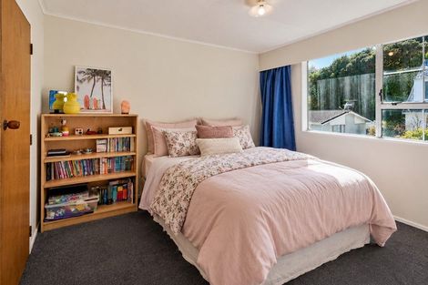 Photo of property in 19 Yarrow Place, Papakowhai, Porirua, 5024