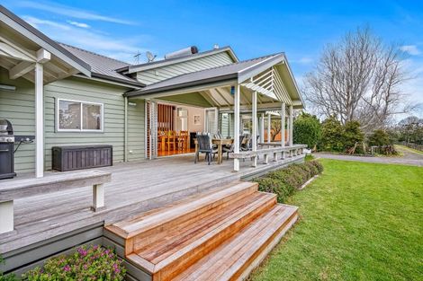 Photo of property in 53 Motu Road, Kumeu, 0891