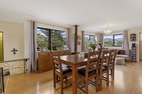 Photo of property in 298 Te Moana Road, Waikanae, 5036