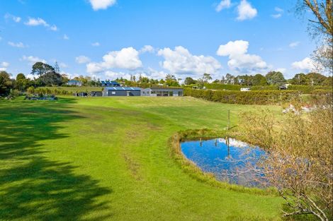 Photo of property in 4 Hanham Road, Kumeu, 0891