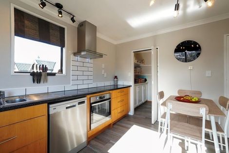 Photo of property in 2 Clutha Street, Alexandra, 9320