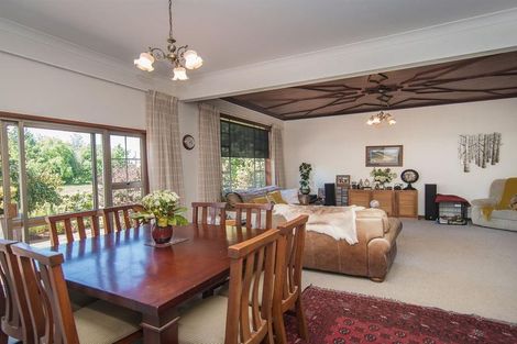 Photo of property in 72 Timaru Road, Waimate, 7924