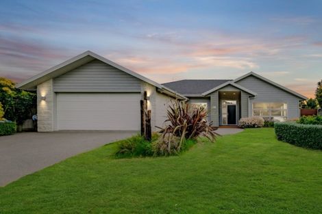 Photo of property in 7 Otupoa Way, Paraparaumu, 5032