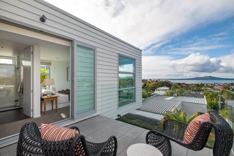 Photo of property in 49 Parr Terrace, Castor Bay, Auckland, 0620
