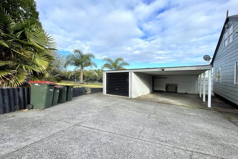 Photo of property in 15 Dalwhinnie Parade, Highland Park, Auckland, 2010