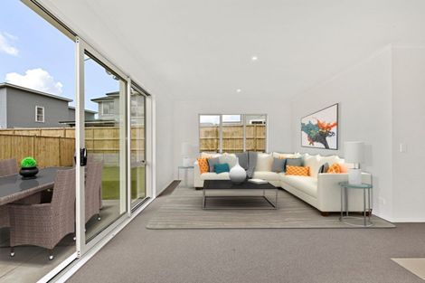 Photo of property in 7 Symes Drive, Red Beach, 0932