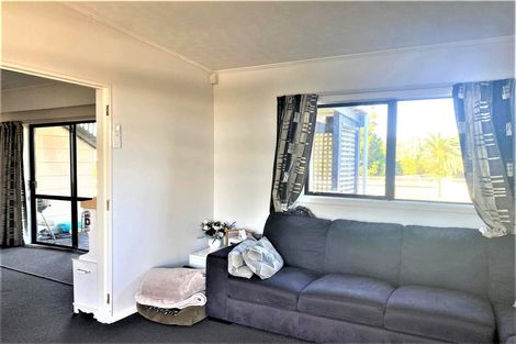Photo of property in 50 Walton Road, Paraparaumu Beach, Paraparaumu, 5032