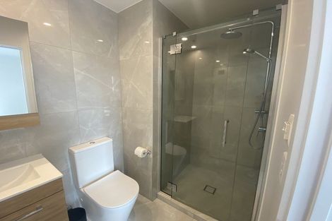 Photo of property in 205/9 Madeira Lane, Grafton, Auckland, 1023