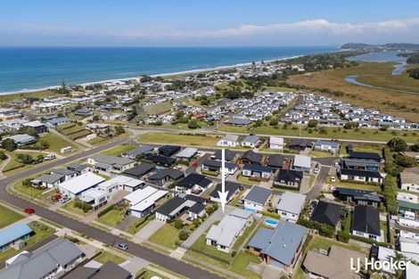Photo of property in 11 Surfers Avenue, Waihi Beach, 3611