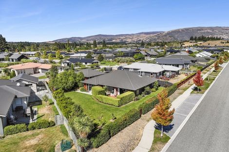 Photo of property in 33 Sherwin Avenue, Albert Town, Wanaka, 9305