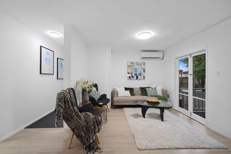 Photo of property in 39 Cottingham Crescent, Mangere East, Auckland, 2024