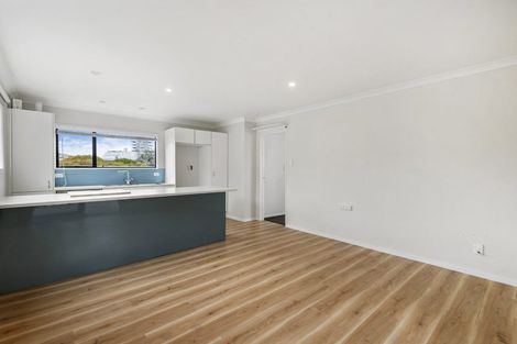 Photo of property in 34a Riserra Drive, Ranui, Auckland, 0612