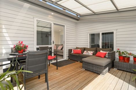 Photo of property in 11 Kamahi Crescent, Papamoa Beach, Papamoa, 3118