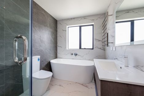 Photo of property in 1 Sunnyheights Road, Orewa, 0931