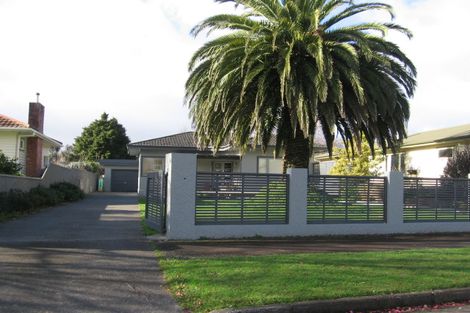 Photo of property in 8 Durham Crescent, Palmerston North, 4414
