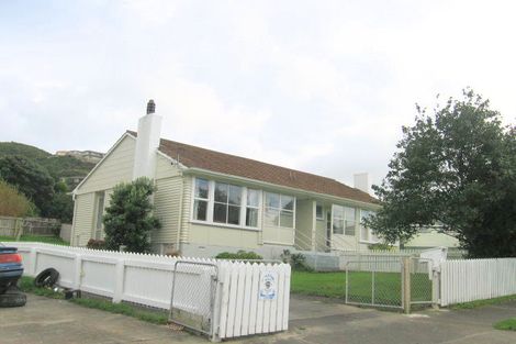 Photo of property in 63 Victory Crescent, Tawa, Wellington, 5028