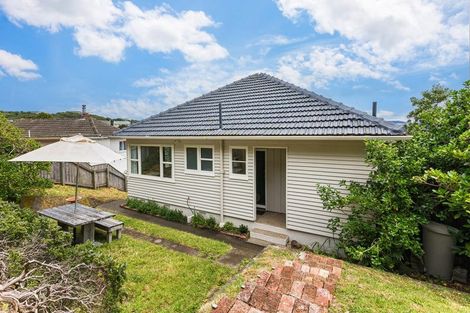 Photo of property in 18 Elphinstone Avenue, Strathmore Park, Wellington, 6022