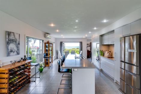 Photo of property in 122 North Shore Road, Eskdale, Napier, 4182